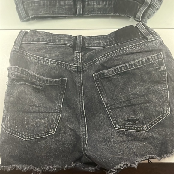 Size 2 long american eagle jean shorts. These shorts have never been worn! - Picture 3 of 3